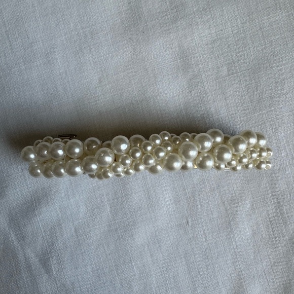 Vintage Pearl and Rhinestone Hair Accessories Set - Picture 4 of 7